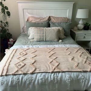 Queen Bedding For sale